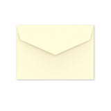 Envelopes com aba de bico autoadesiva