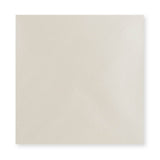 Envelope cor ostra – aba em diamante 155x155 mm